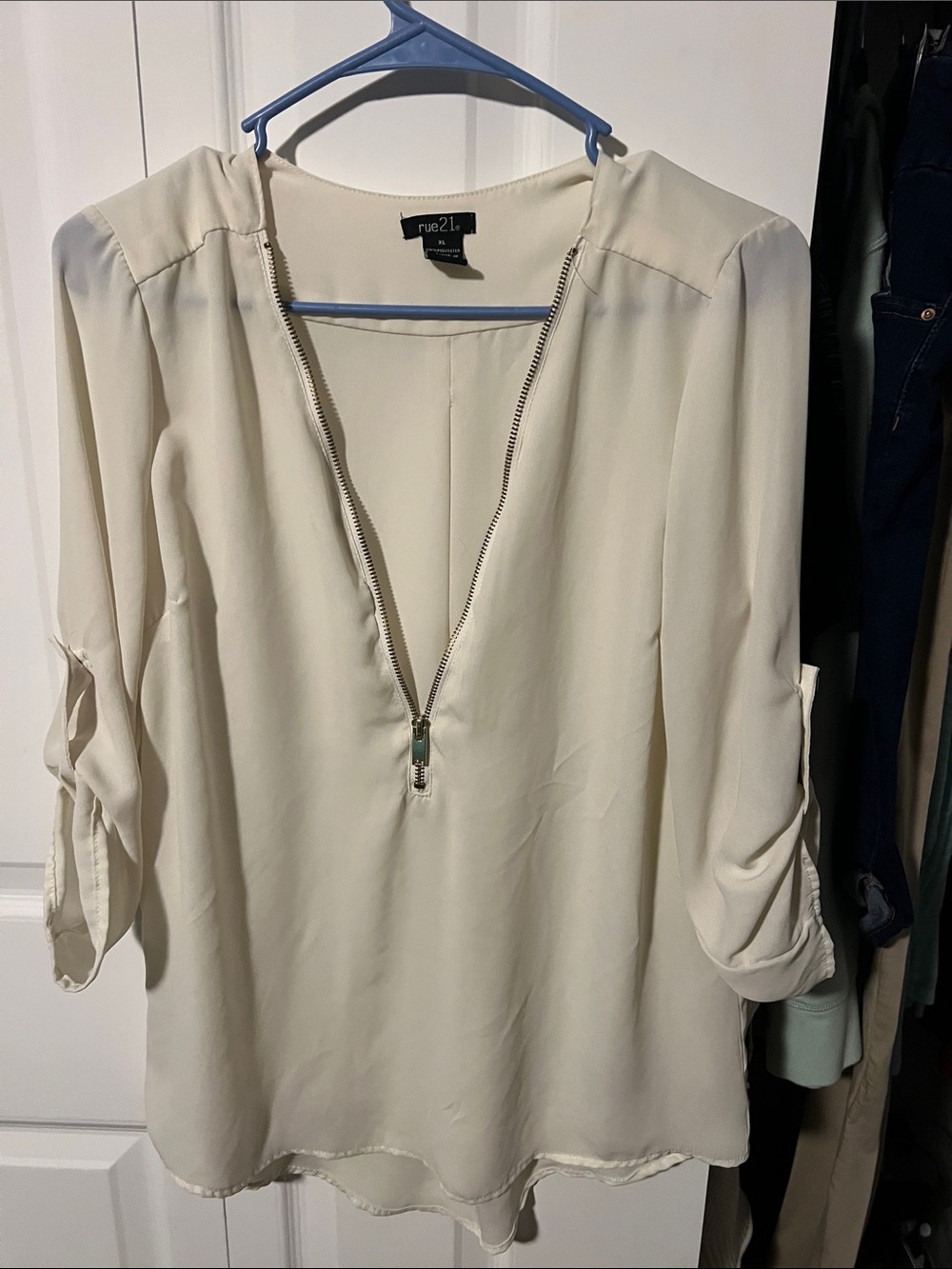 Rue21 Cream V-Neck Zip-Front Blouse